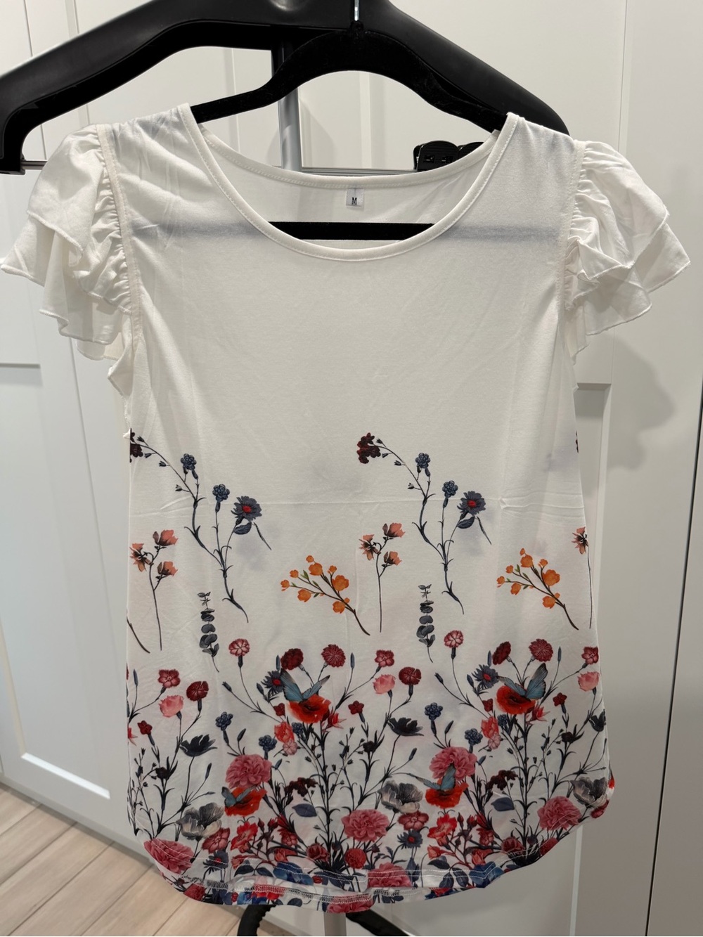 Women’s White Floral Short-Sleeve Top